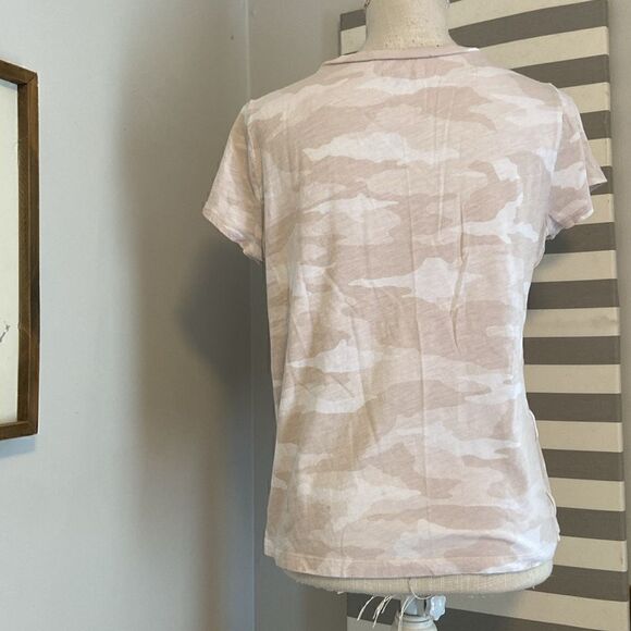 Athleta Cream Camo Organic Daily Crew Short Sleeve Tee Blouse Size Medium - Picture 5 of 8